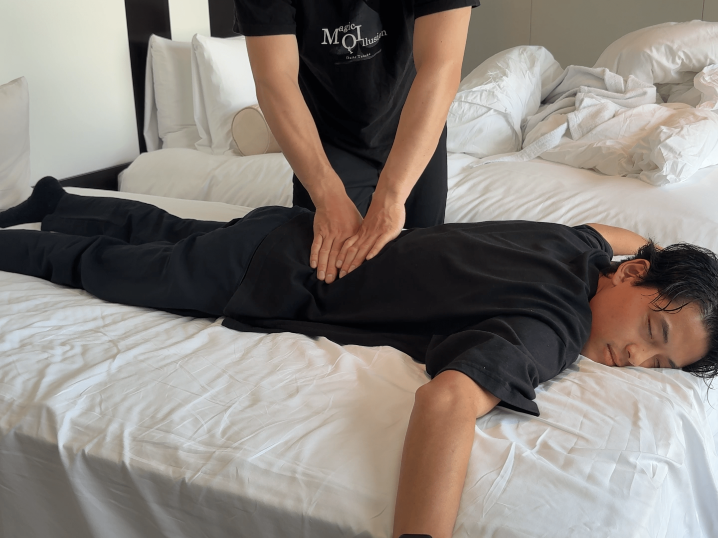 歩くと股関節が痛い